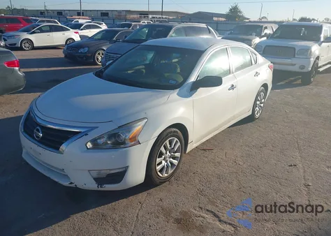 2015 Nissan Altima 2.5/2.5 S/2.5 Sl/2.5 Sv z USA, uszkodzony, nr VIN 1N4AL3AP7FC182088